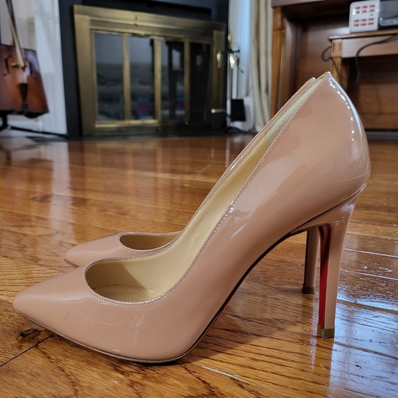 Christian Louboutin Nude Patent Heels with Red Soles - Picture 7 of 12